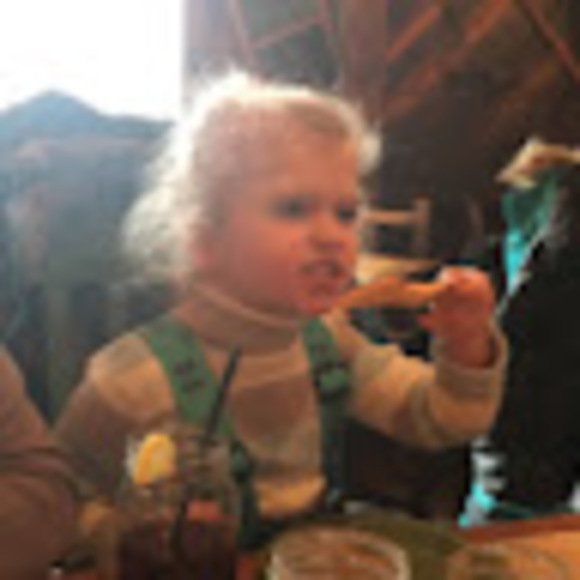 Meet your Posher, Ana - Picture 1 of 1